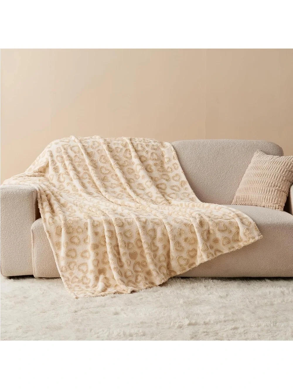 Plush Textured Heart Pattern Throw Blanket